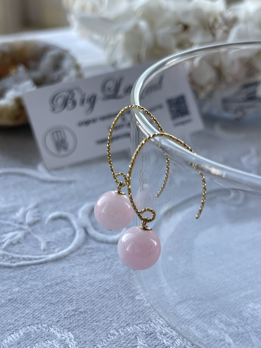 [Big Land] 粉櫻玉石耳環 | 1cm 黃銅耳針 | NO.379