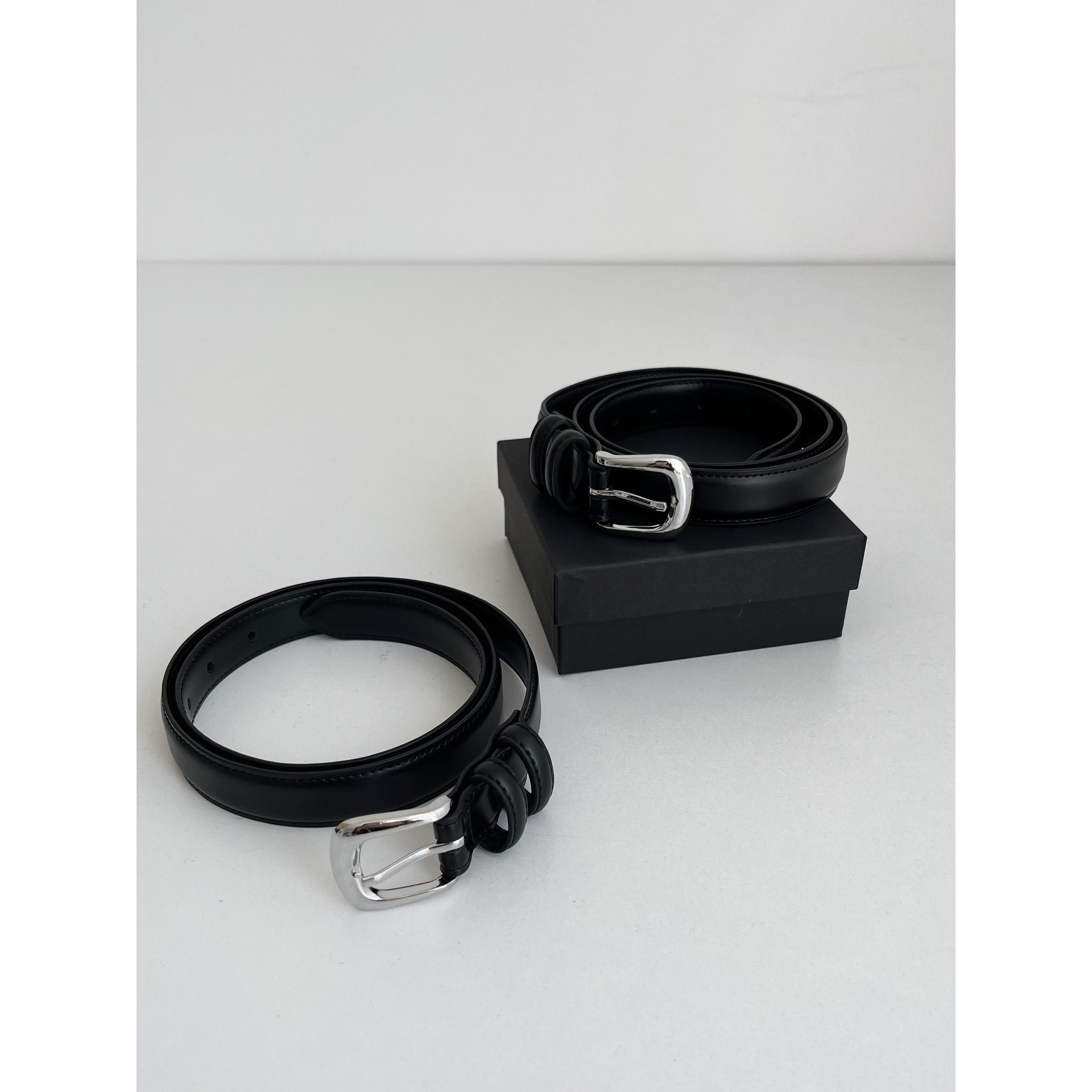 4W27 低調時髦感銀釦真皮皮帶 一色