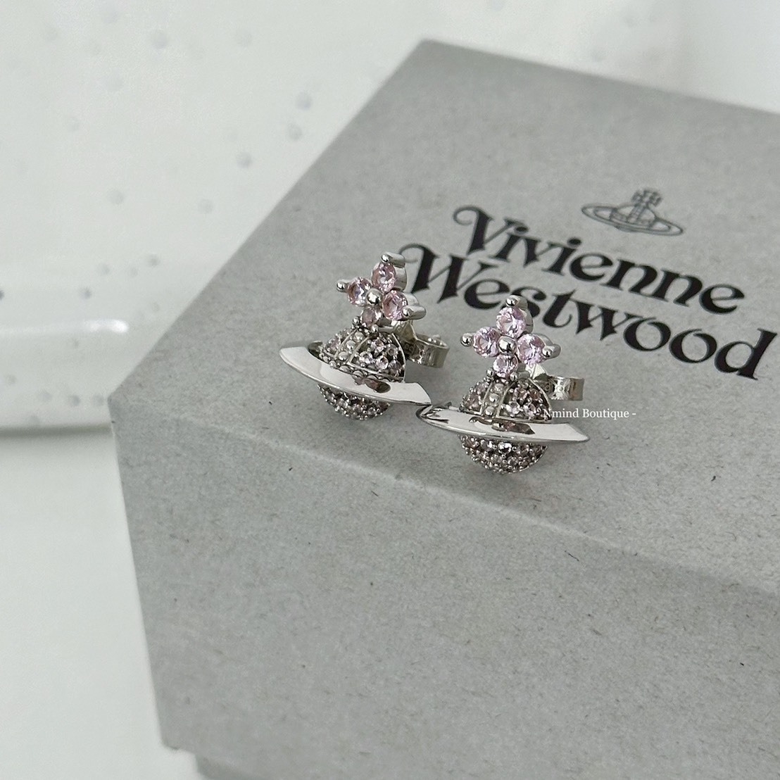 <快速出貨> Vivienne Westwood Tiziana Earrings 粉鑽星球耳環