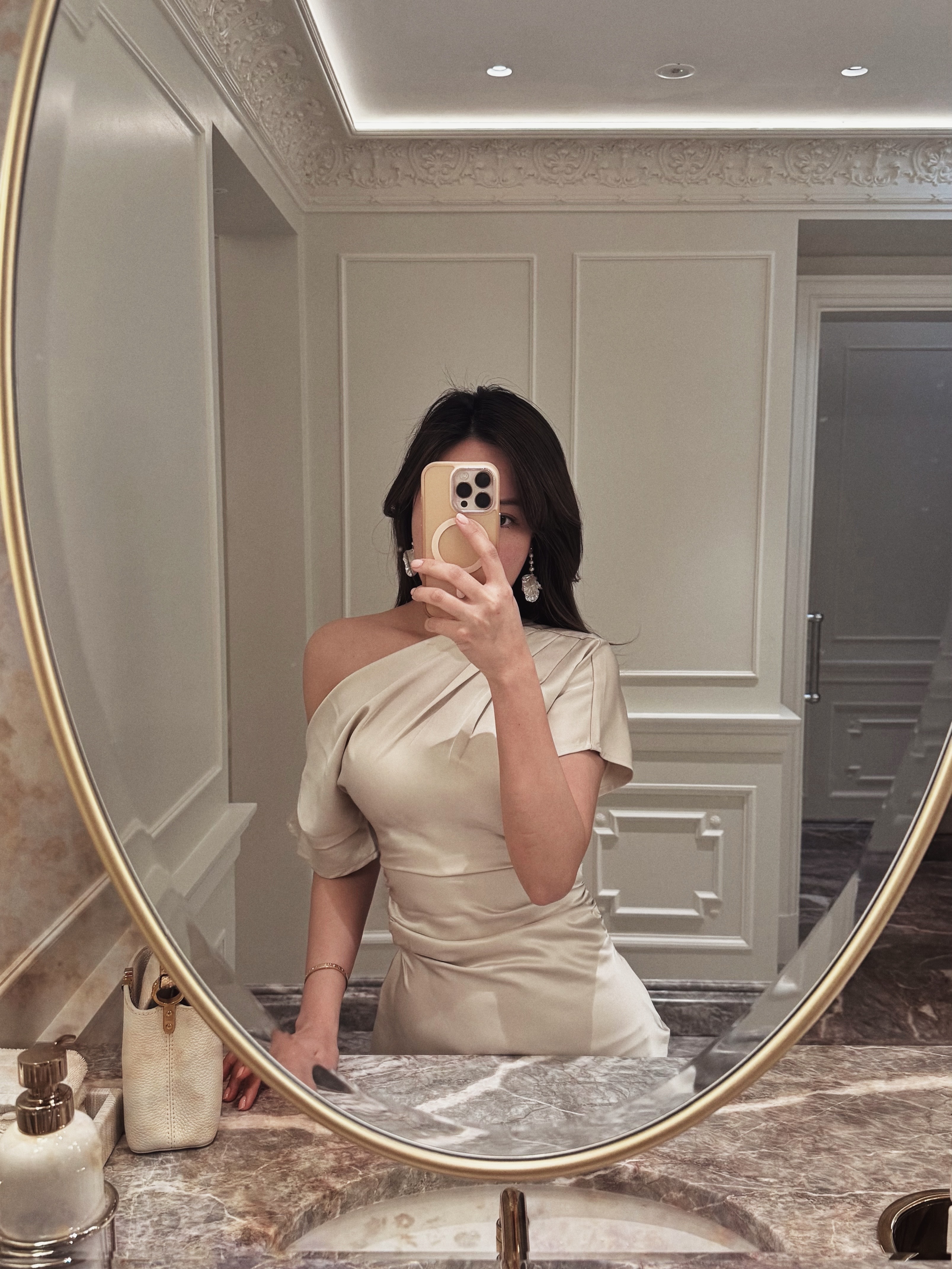 Gleam 流光盛宴 緞面抓皺修身洋裝