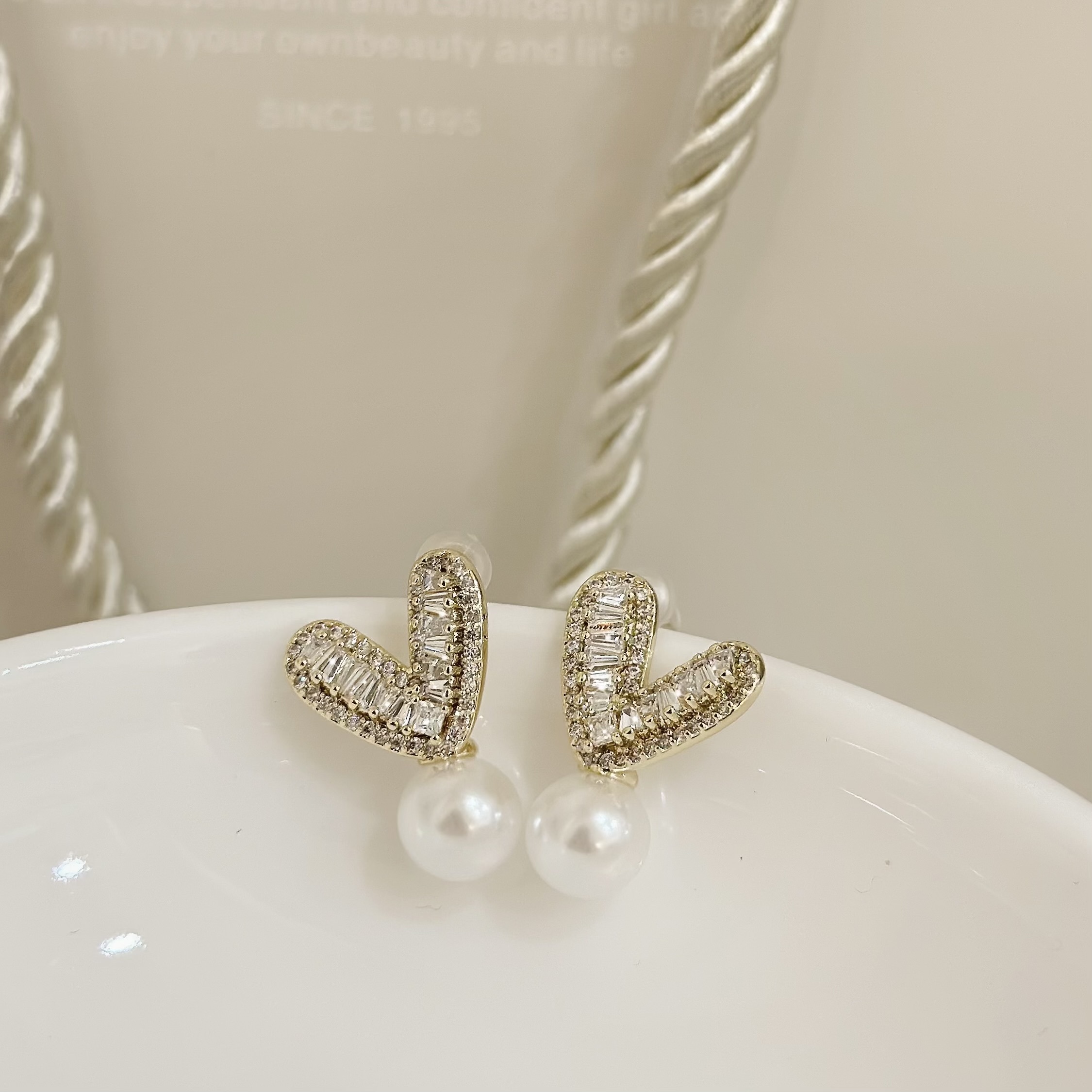 Z581鋯石愛心珍珠耳針