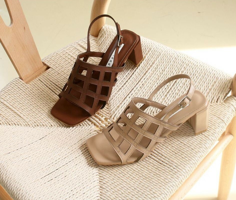 LA07 型號6281 偏細 牛皮 粗踭 2.5寸  SIZE:225-250 $389 design by Korea