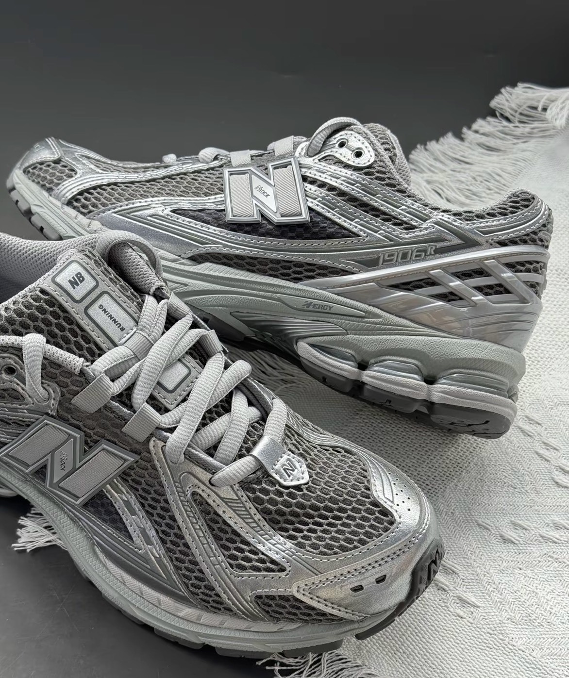 NEW BALANCE 1906R NB 金屬色 煙灰銀 Y2K 復古 男女同款 M1906REH