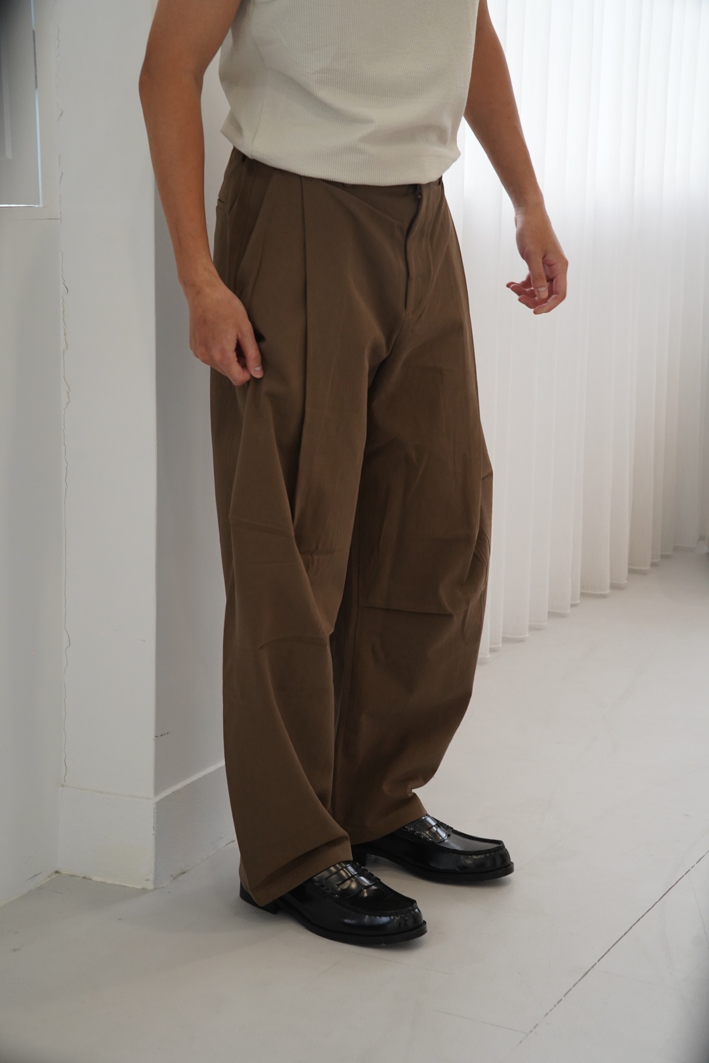 奶咖棕西裝打摺闊腿褲