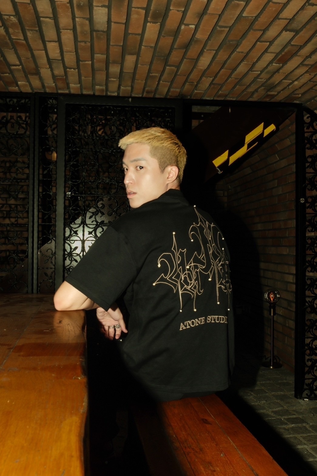 Atone studio 25ss "G.O.A.T" pearl logo T