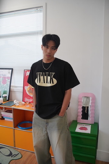 WALK字母浮印短T