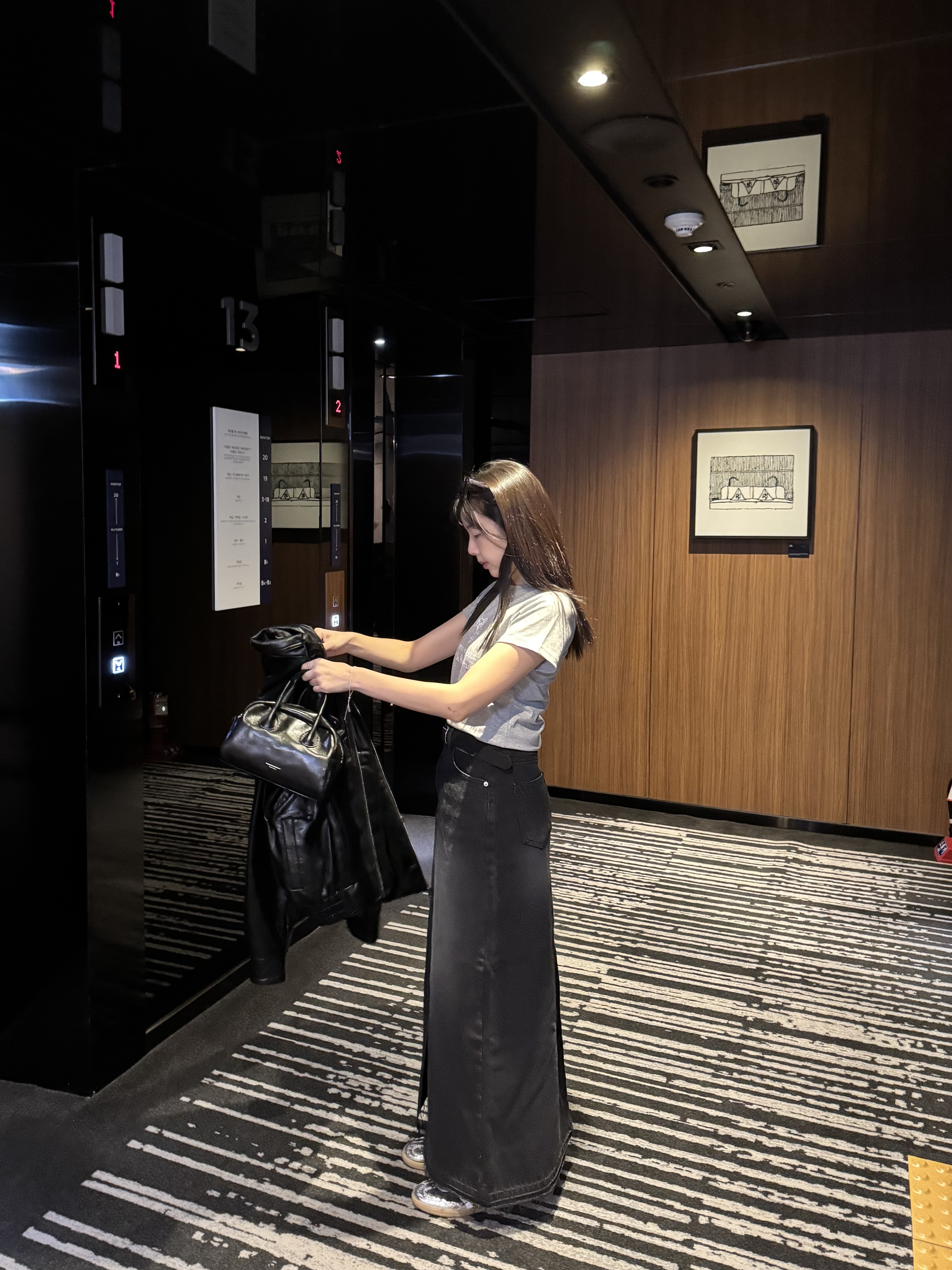 L05 前開衩牛仔長裙 SML (淺藍/黑灰）