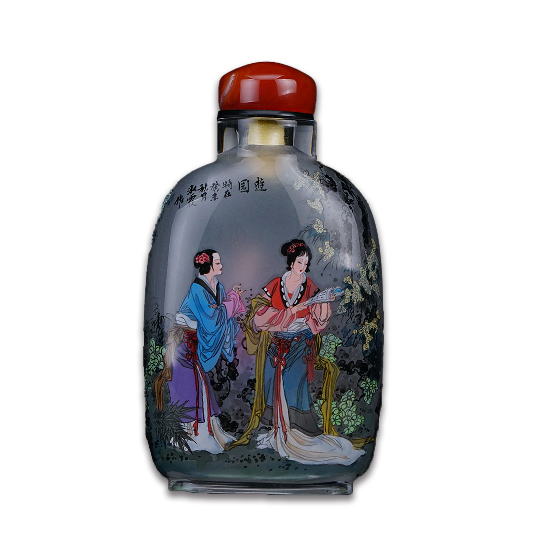 仕女遊園鼻煙壺 仕女漫步園林展現悠然逸趣