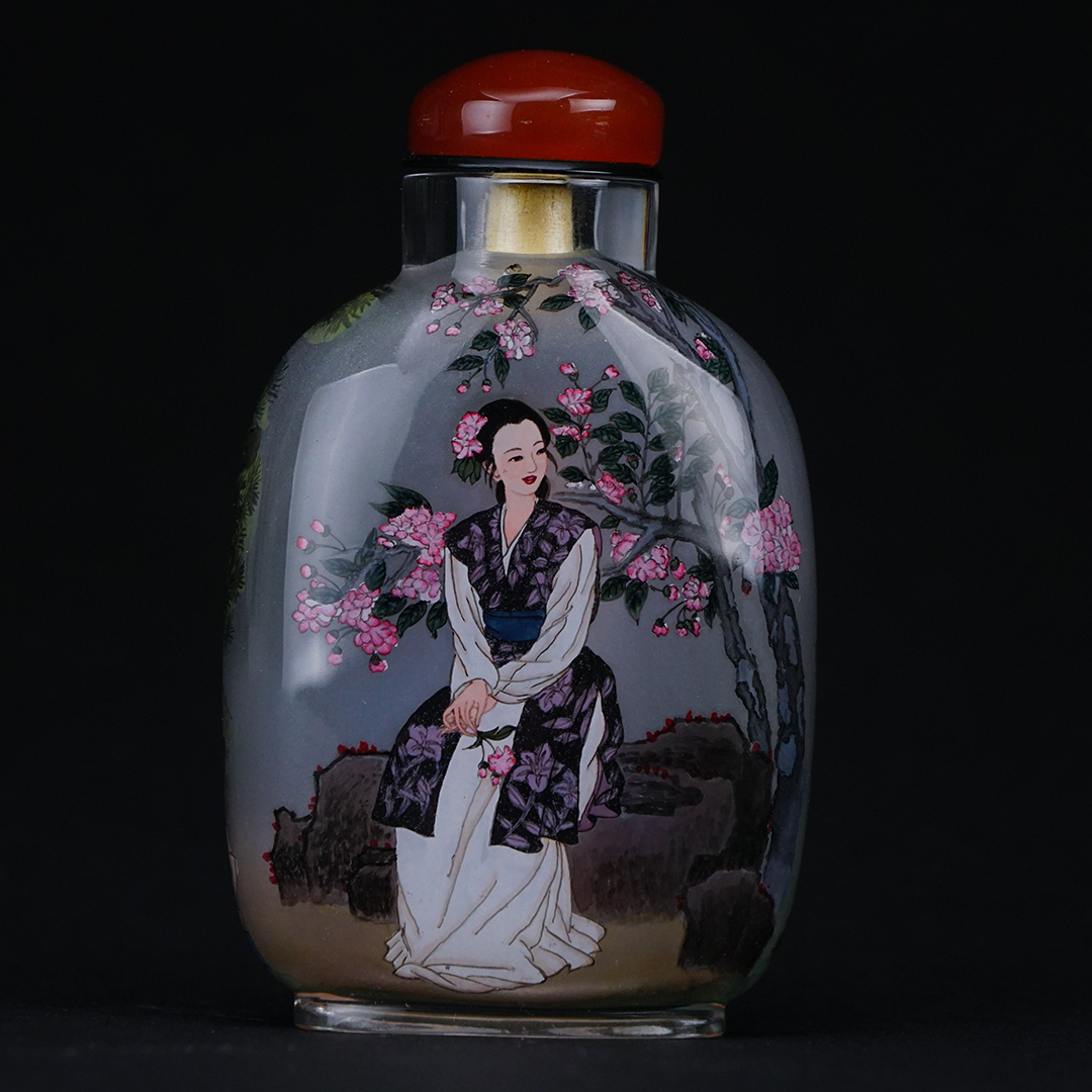 仕女圖鼻煙壺 雅逸仕女描繪柔美氣韻與古典風華