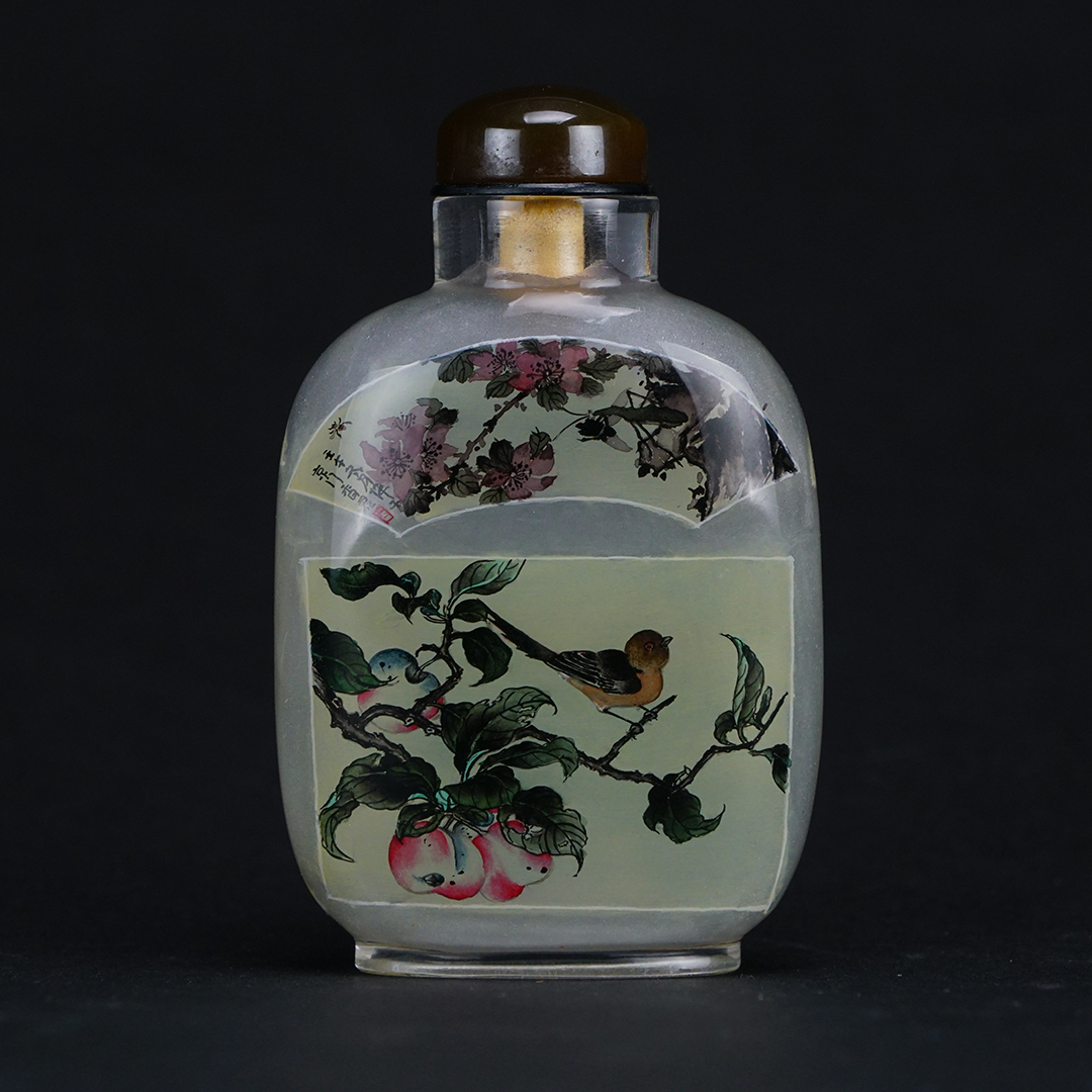 桃竹梅鳥鼻煙壺 梅竹松鳥融匯堅貞高潔與吉祥長壽