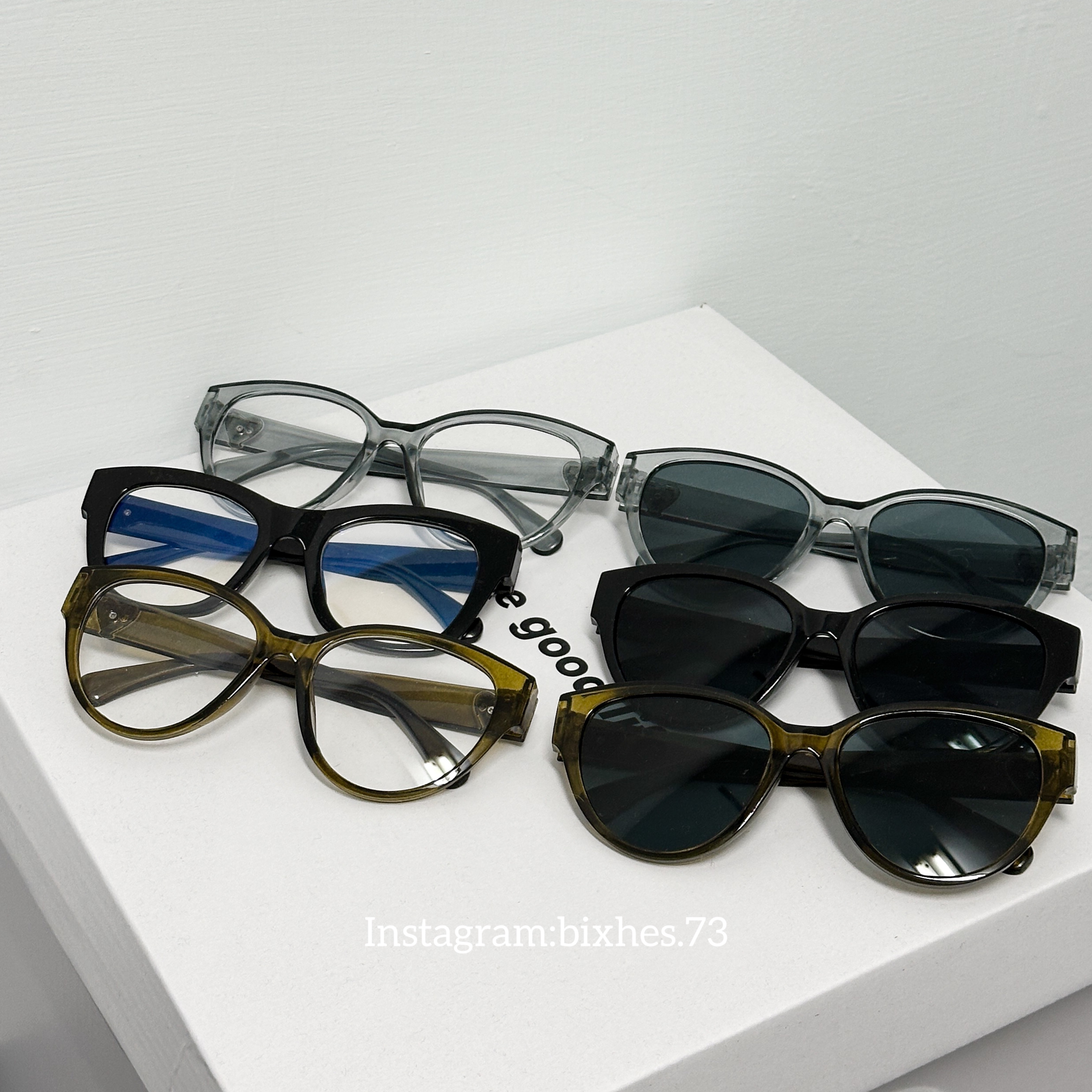 膠框側愛心眼鏡(J00025)