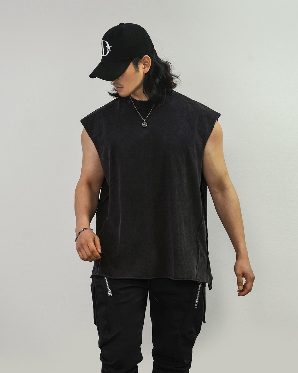 側開叉不規則剪裁背心