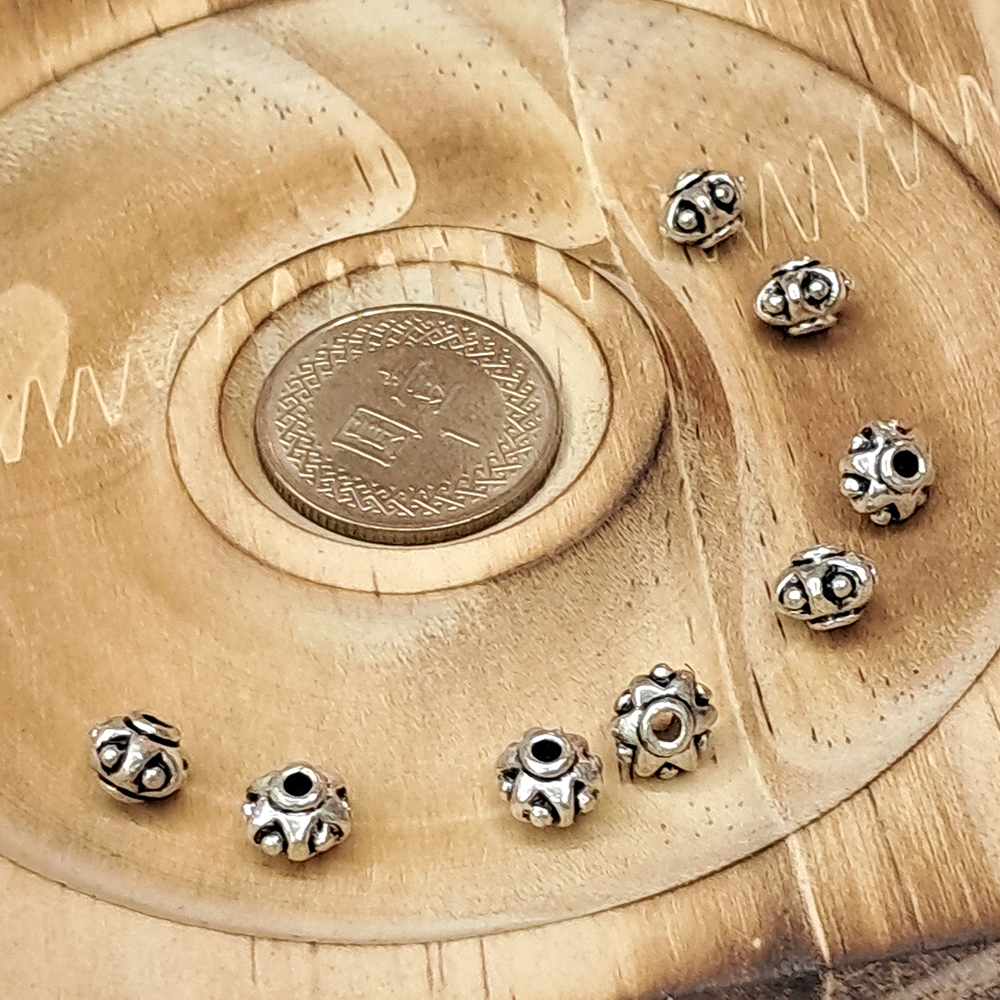 小花盤珠約0.6 公分 配件3個【十方】144139