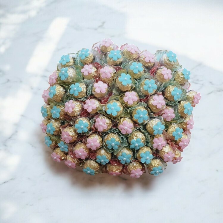 春天花辦珍珠金莎花,單支金莎花束,單枝金莎花,單支金莎花,Spring flower arrangement pearl ferrero chocolate flower, single ferrero bouquet