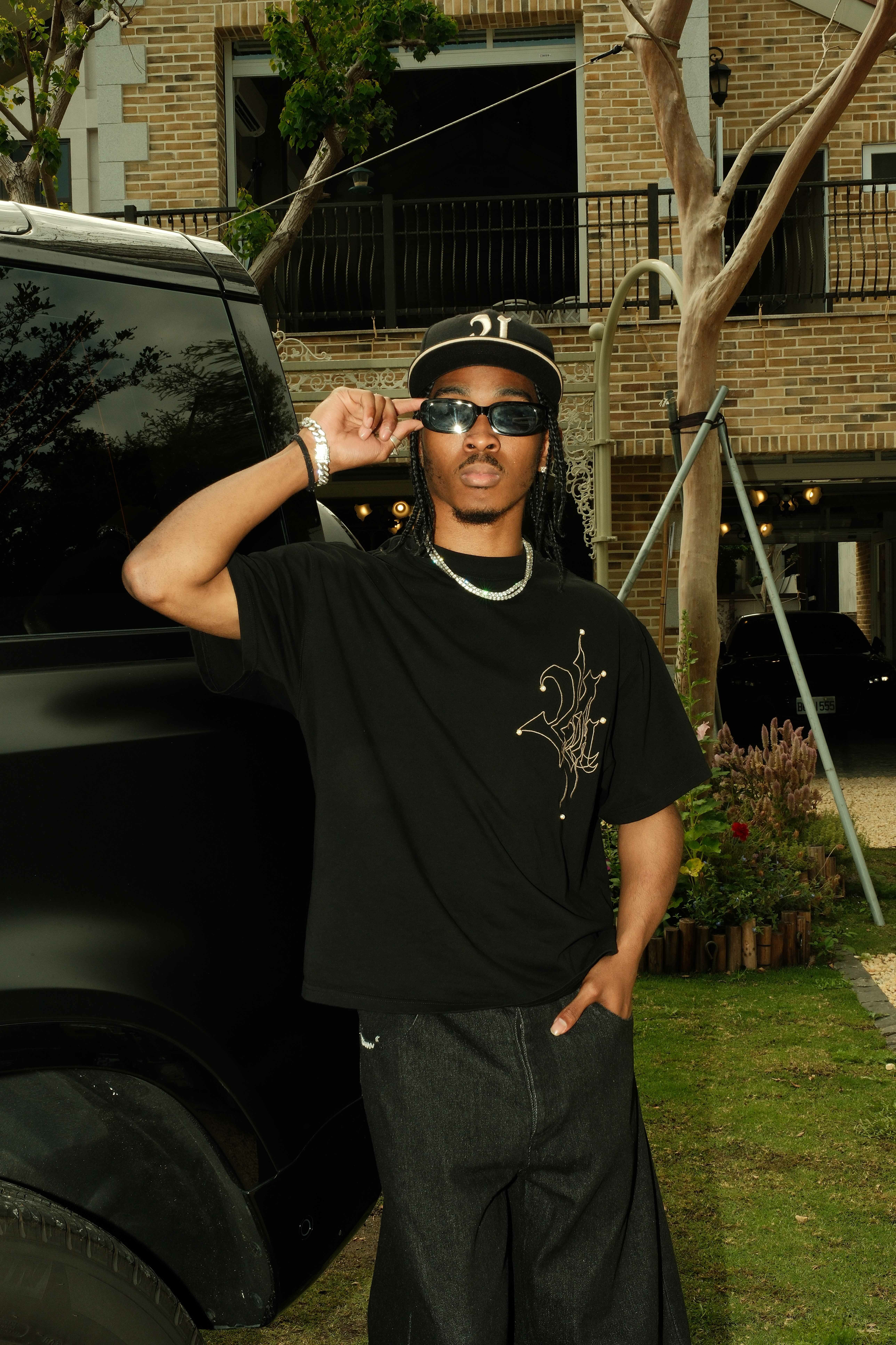 Atone studio 25ss G.O.A.T pearl logo T