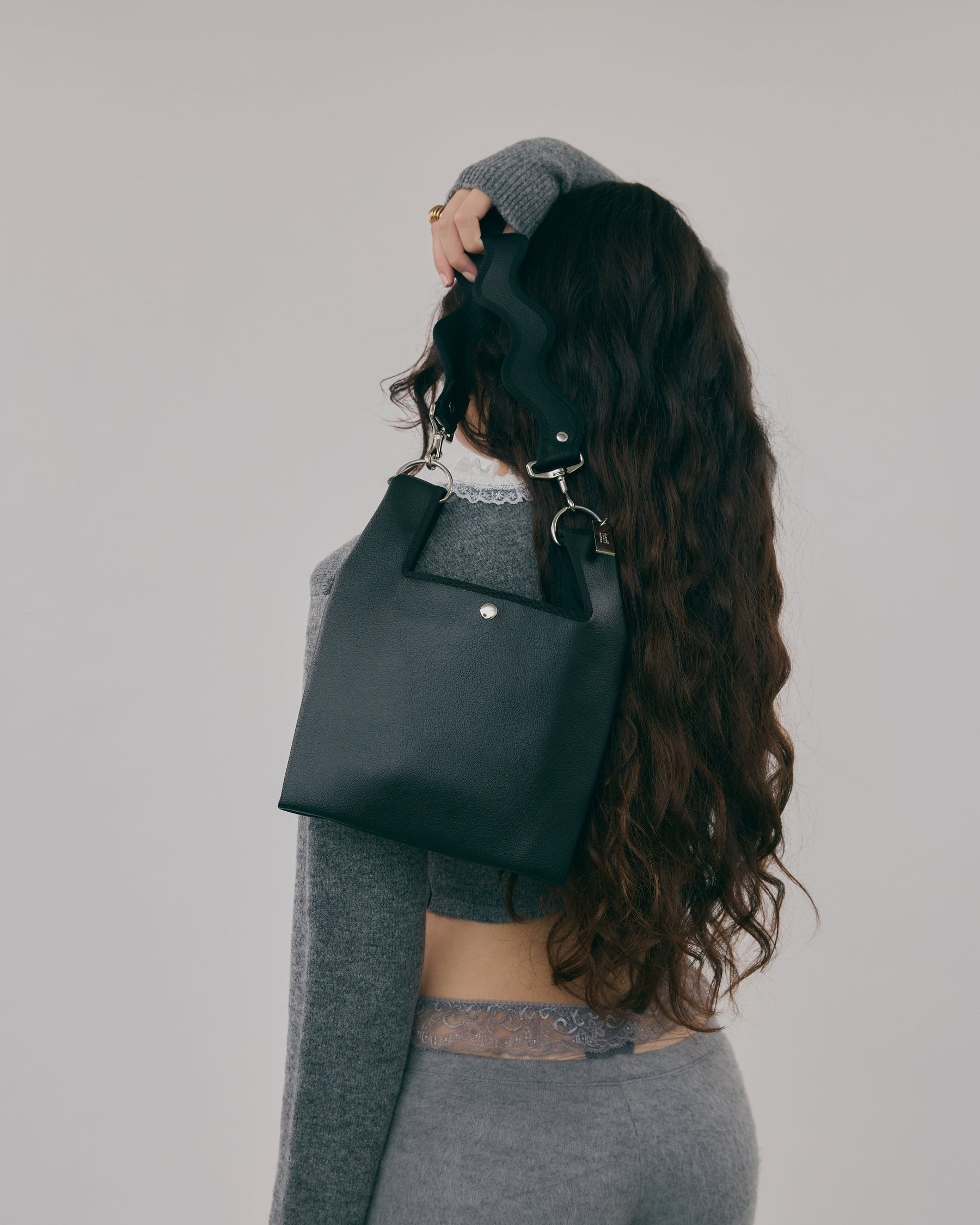 Nori 波浪手提肩背包 小款 黑色