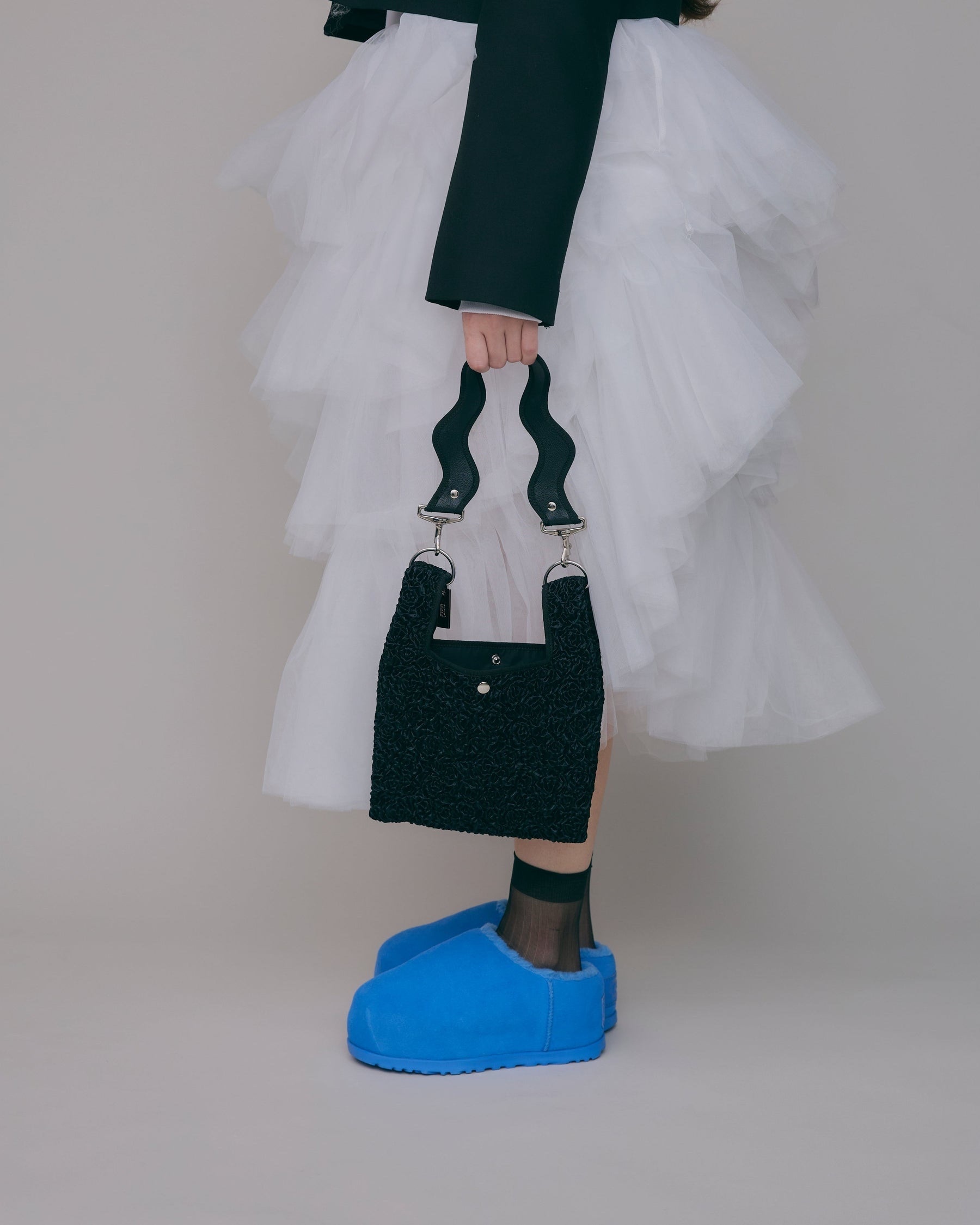 Nori 波浪手提肩背包 小款 黑色皺摺款