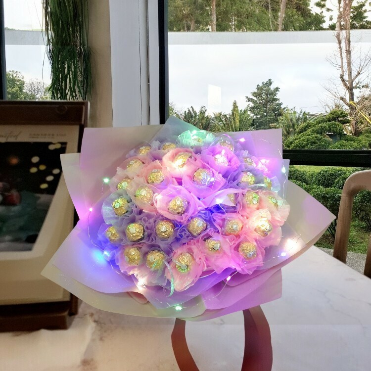紫色粉色金莎畢業花束燈光花束,可抽取分享花束,Purple pink Jinsha graduation bouquet light bouquet, you can draw a bouquet to share