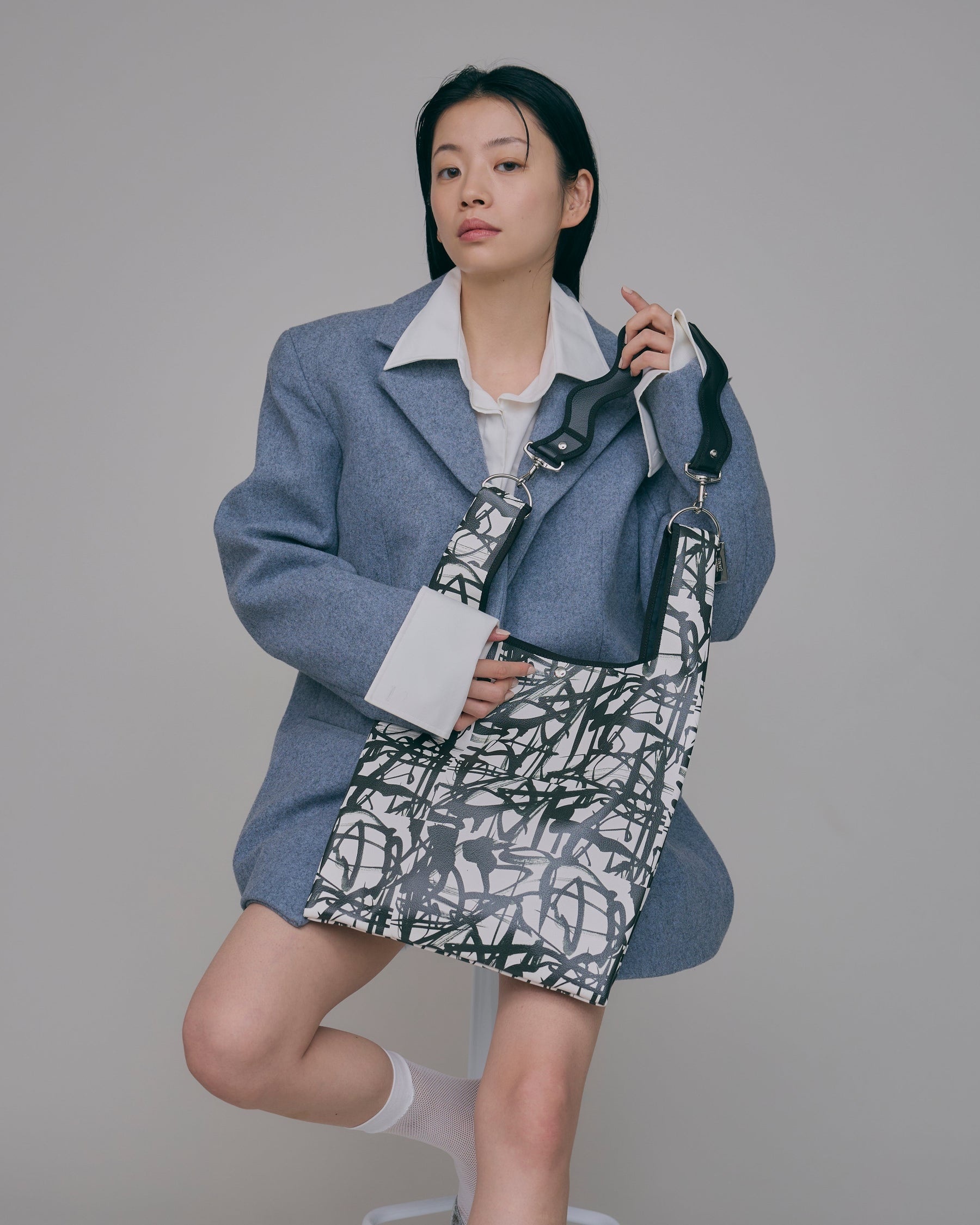 Nori 波浪手提肩背包 大款 黑色塗鴉款