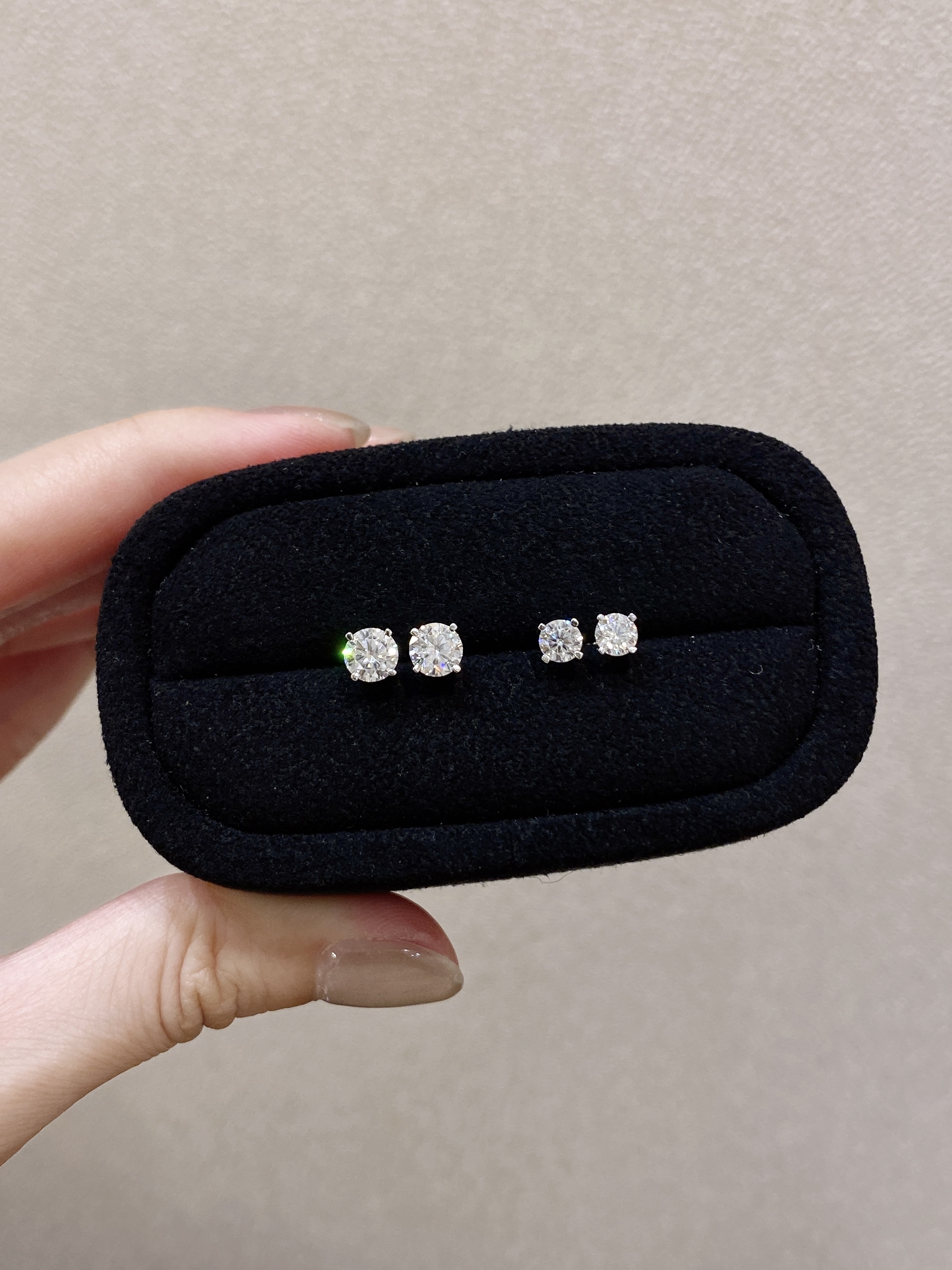 Remy moissanite screw earrings