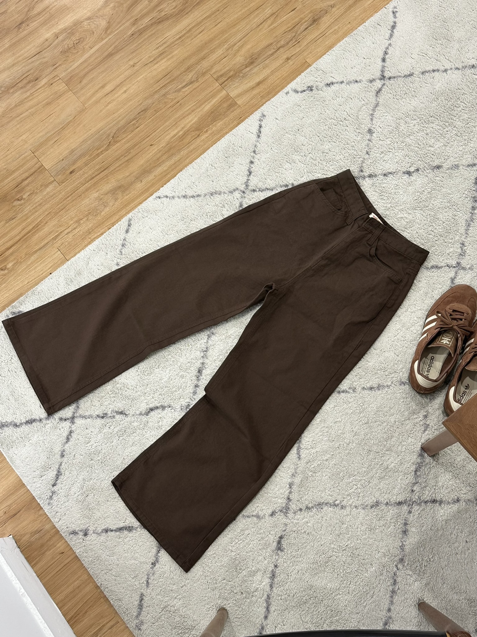 煙燻摩卡喇叭褲