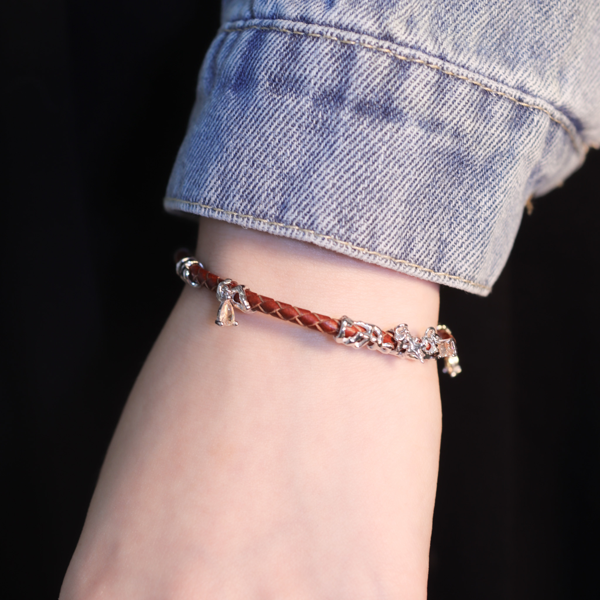 | 925純銀・ 白金 | 披星戴月皮革手鏈 | BR1301 |