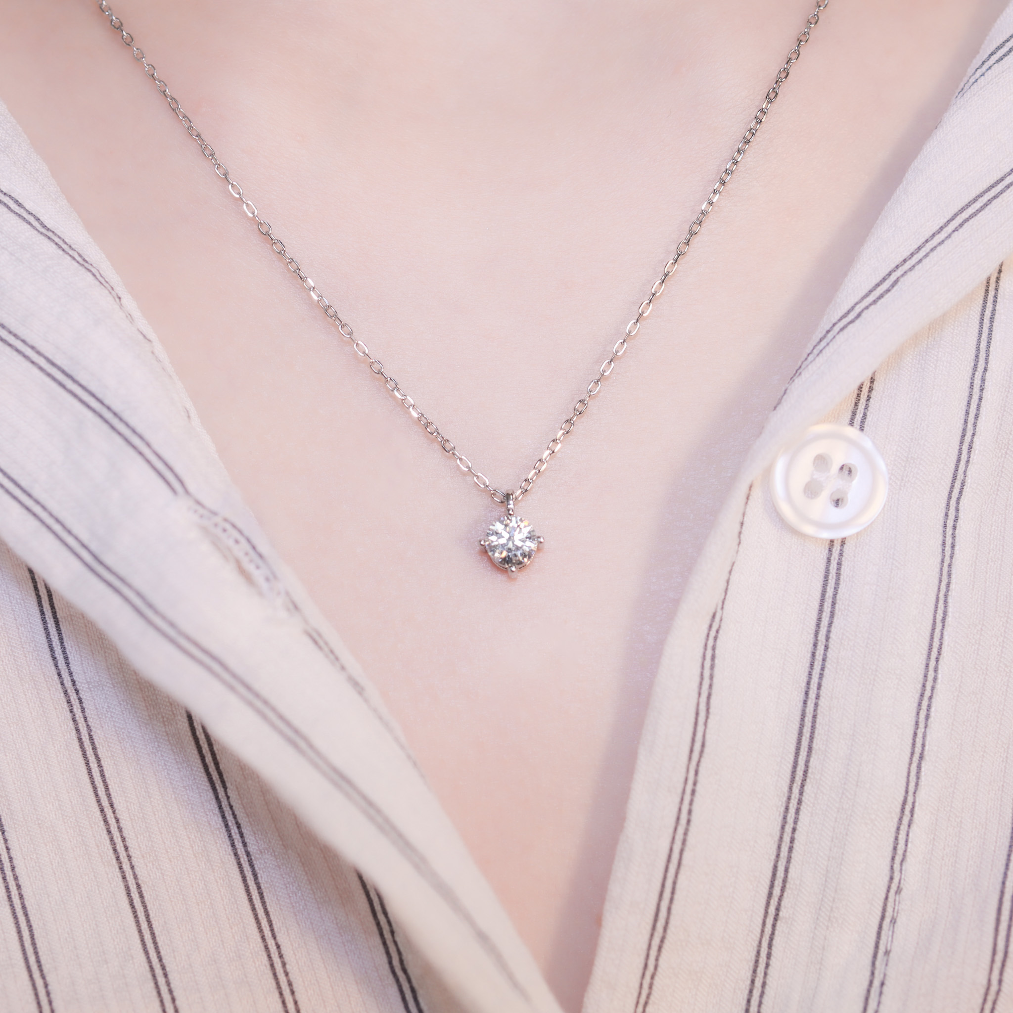 | 925純銀・厚鍍白金・莫桑石 | 小鑽光項鍊 | NE1356 |