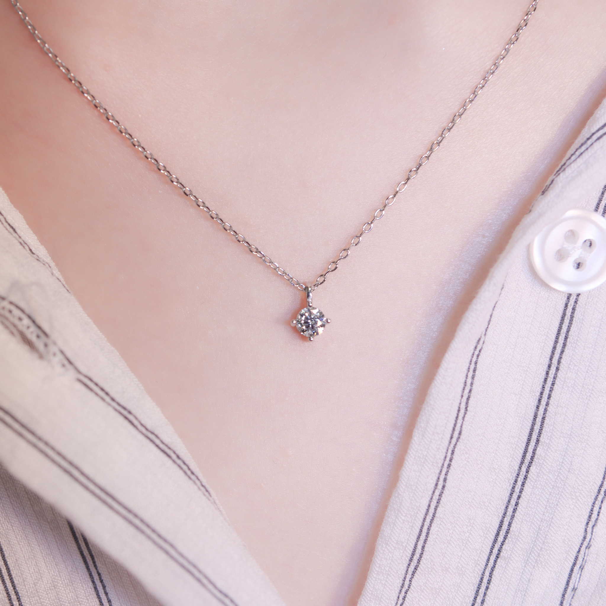 | 925純銀・厚鍍白金・莫桑石 | 小鑽光項鍊 | NE1356 |