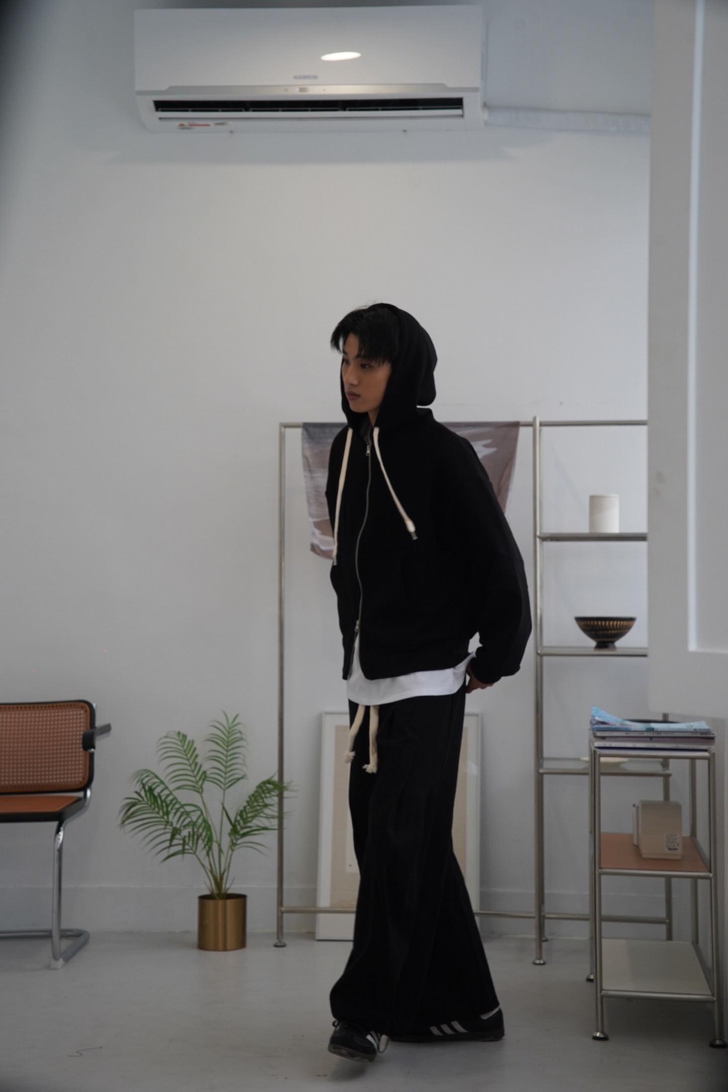 簡約廓形拉鍊連帽外套 黑