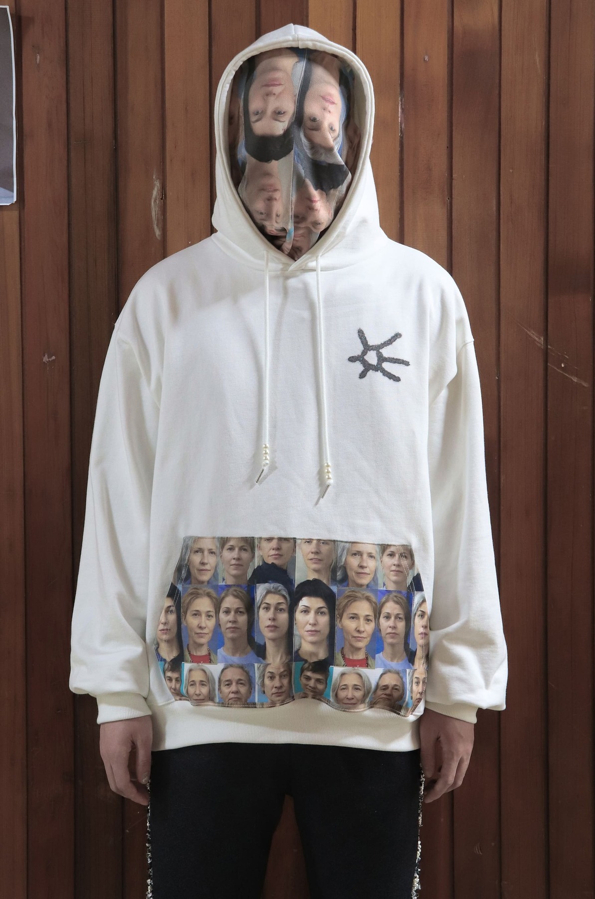 montravailpersonnel crowded hoodie - white