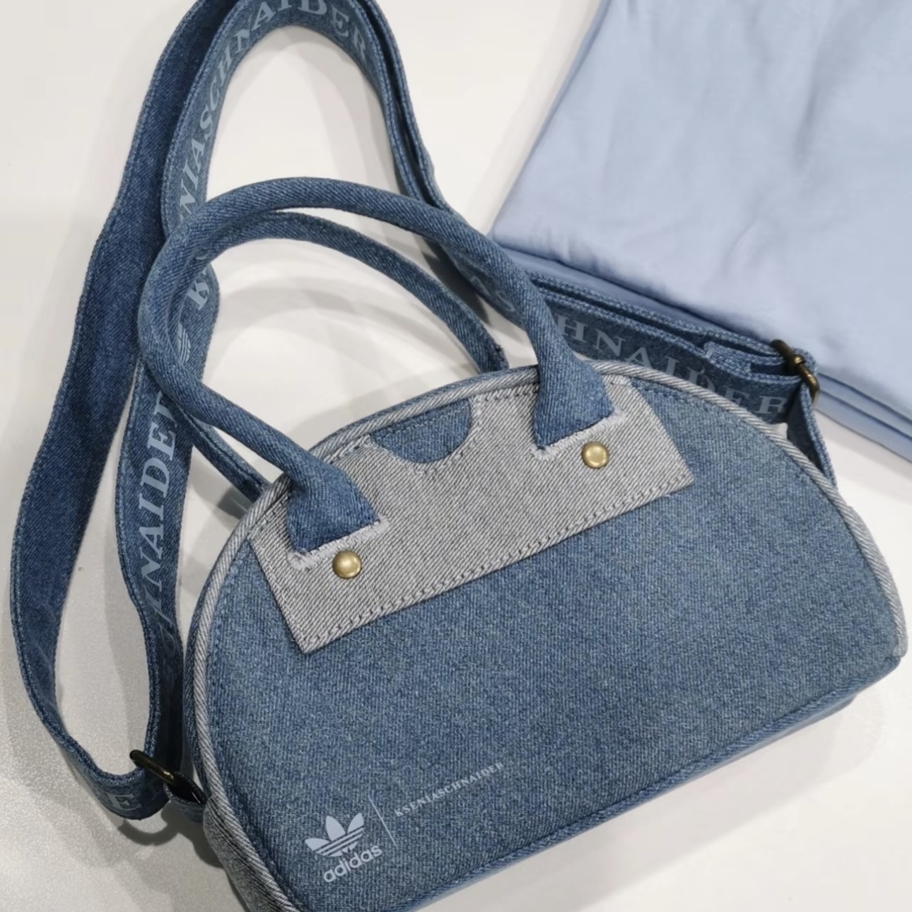 ADIDAS x KSENIA SCHNIDER BOWLING 牛仔藍 斜背包 肩背 聯名款 IX7451