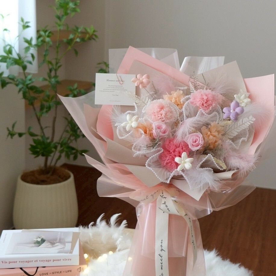 愛的呢喃 粉色康乃馨永生花束