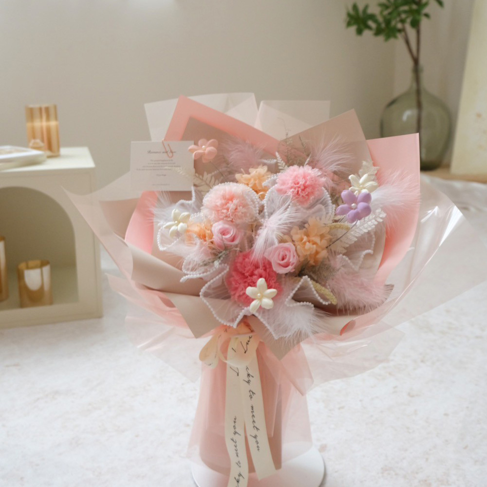 愛的呢喃 粉色康乃馨永生花束