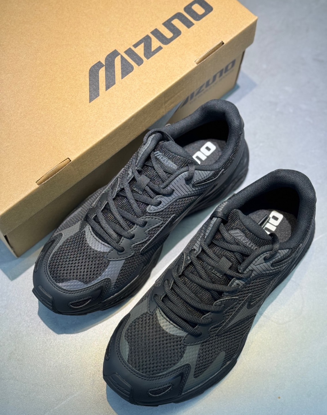 Mizuno Racer S 黑色網布百搭跑鞋（男女同款）