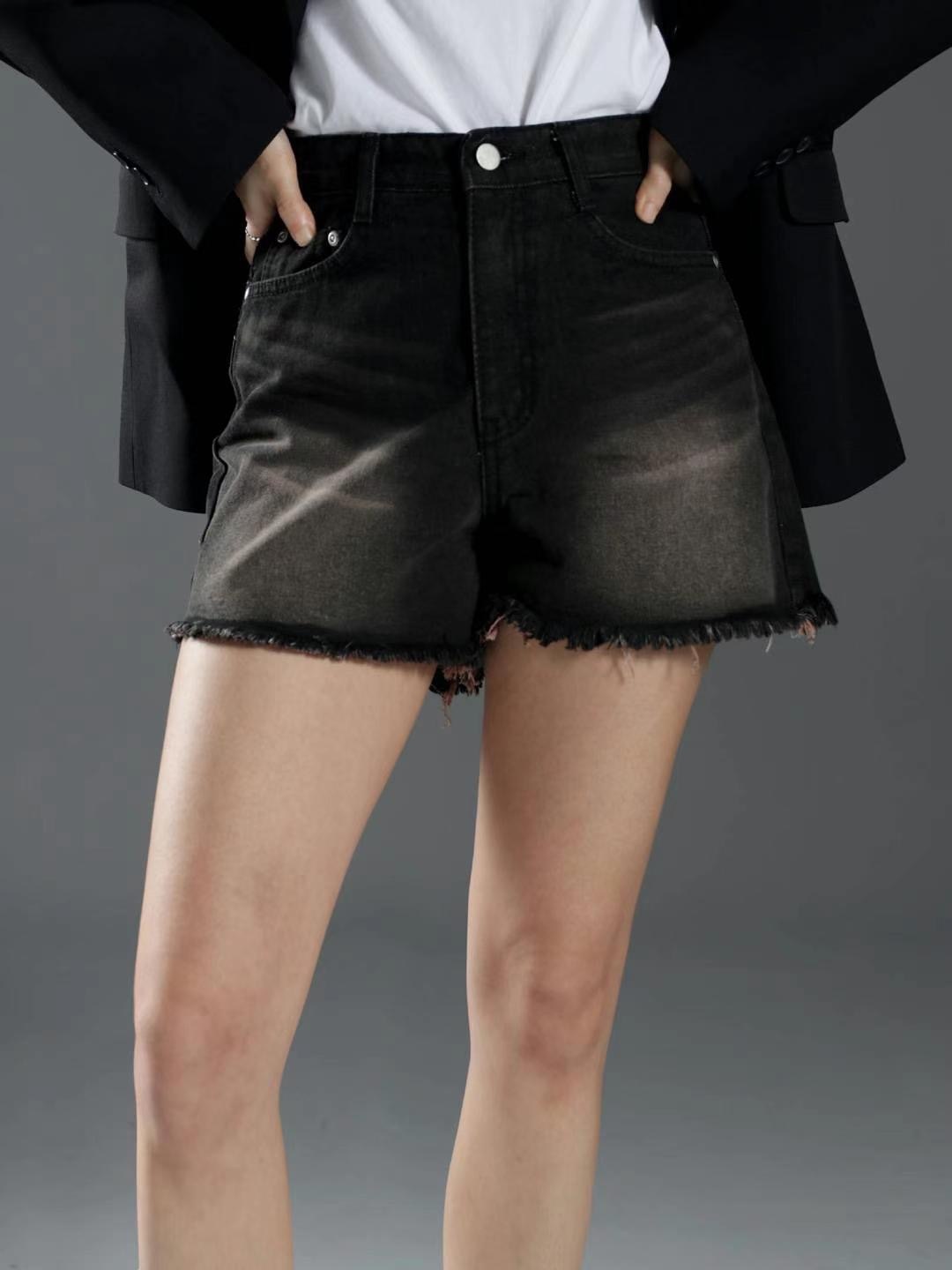 5125灰黑鬚鬚修飾牛仔短褲
