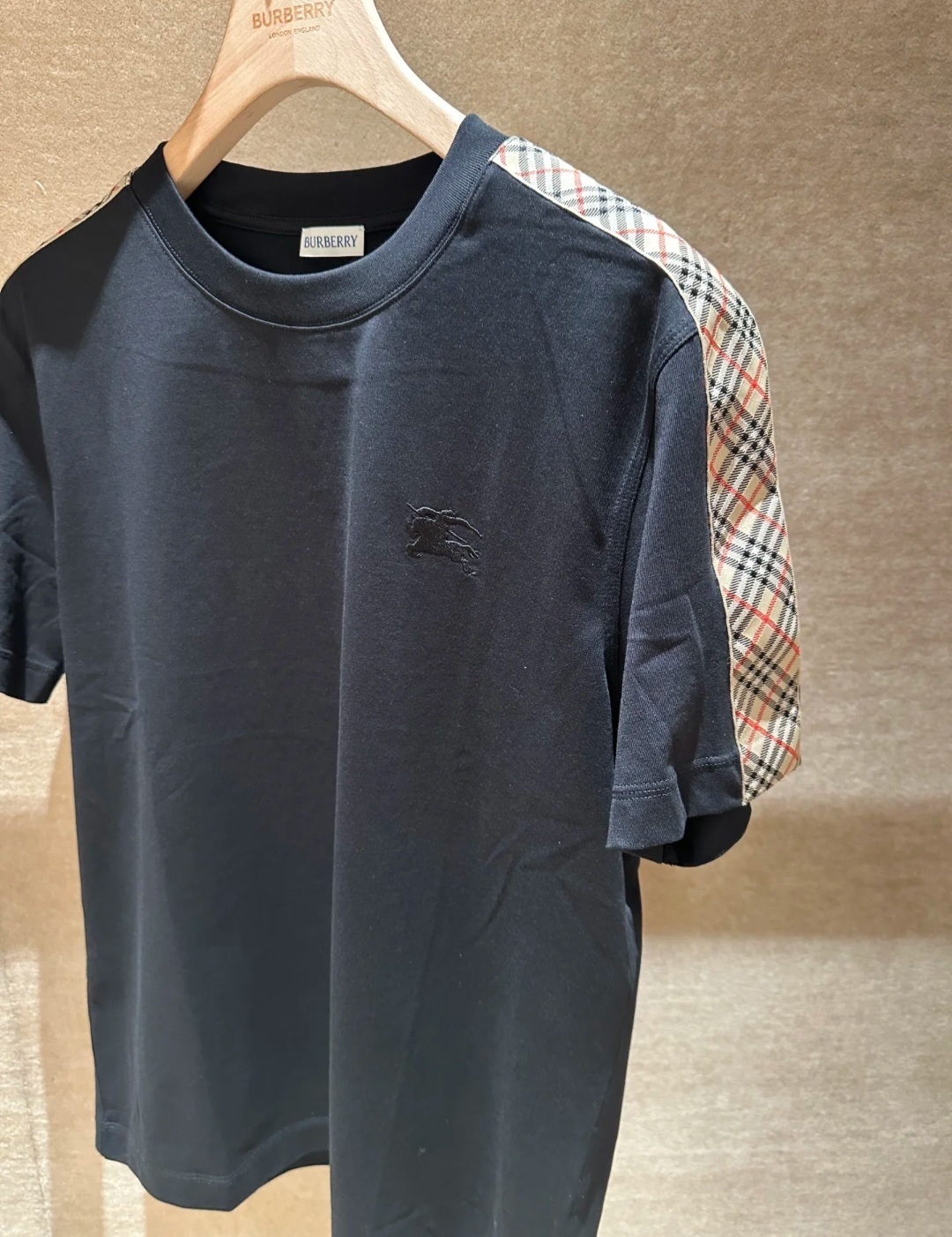 BBR黑色肩膀格仔Tee