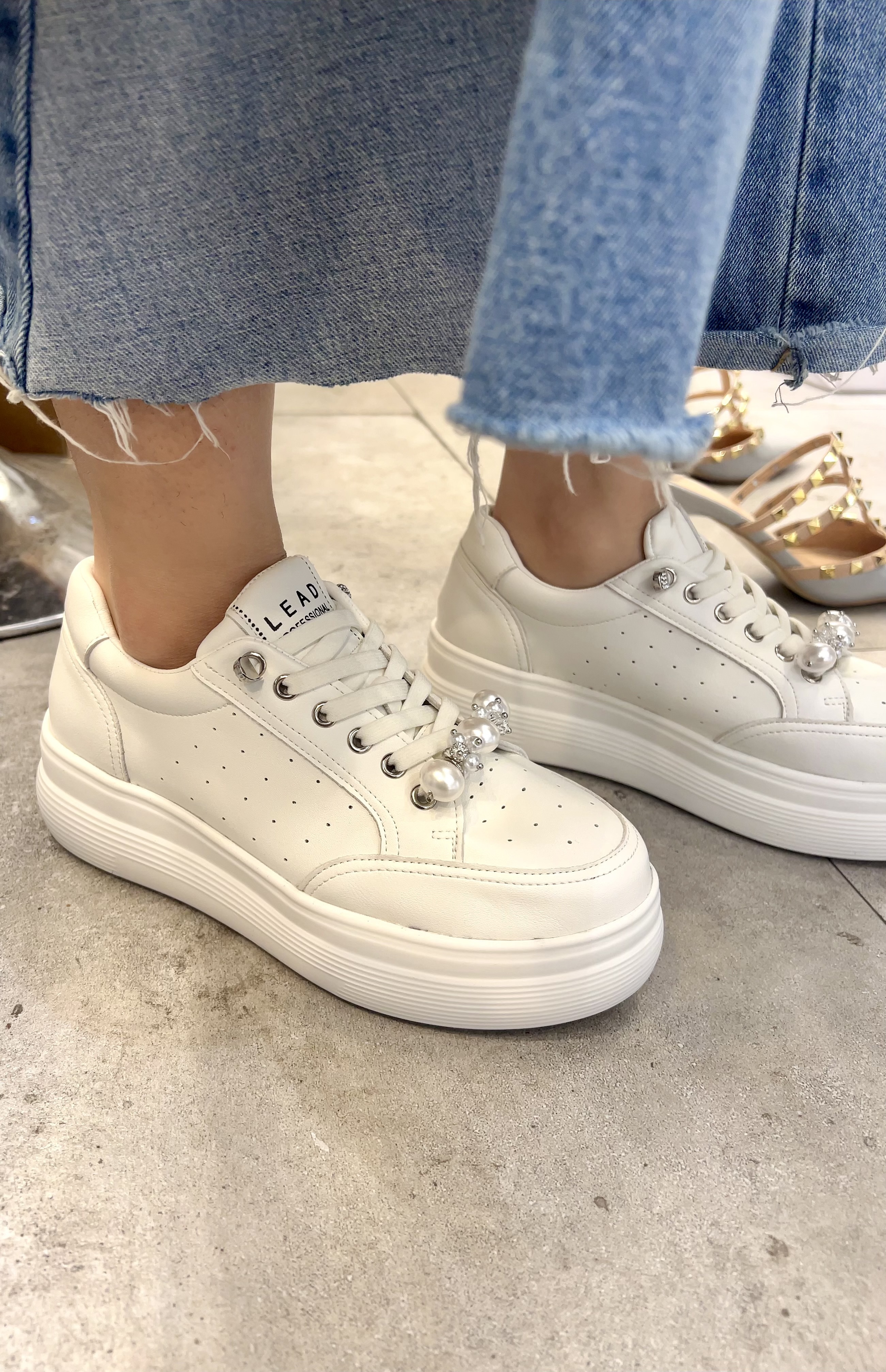 LA01 型號6436  偏細 牛皮厚底鞋 內高2.5寸 SIZE:230-250 $429 design by Korea