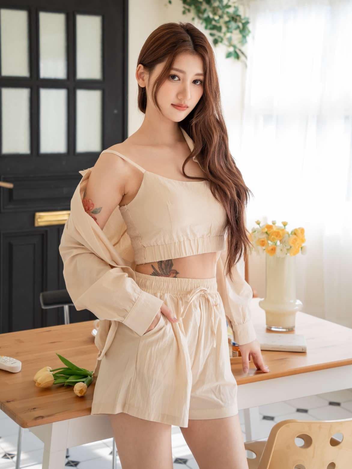 🤍多巴胺色彩棉麻襯衫+小可愛+抽繩短褲三件式（米杏色均碼）