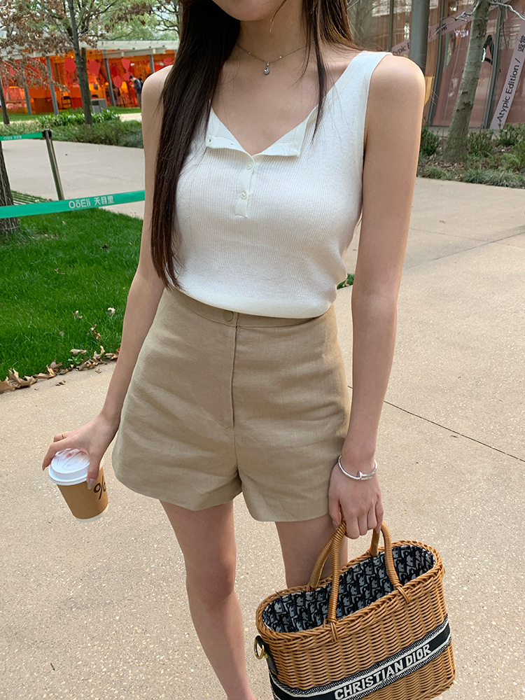卡其版搭 高腰短褲