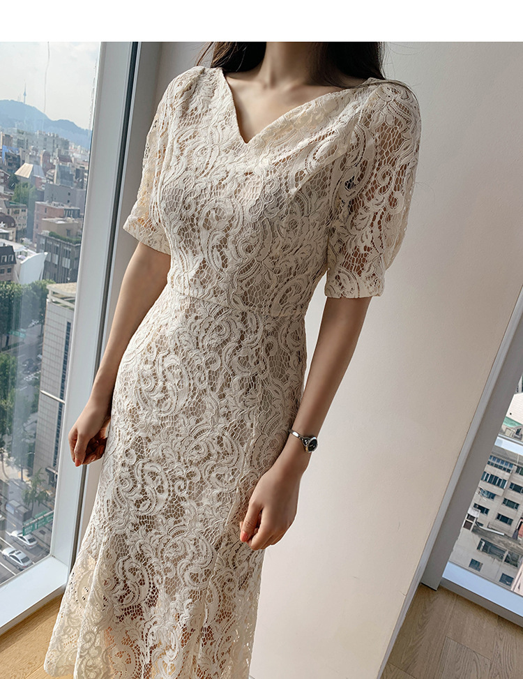 古典蕾絲V領短袖收腰洋裝(黑/杏)