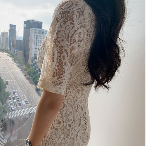 古典蕾絲V領短袖收腰洋裝(黑/杏)