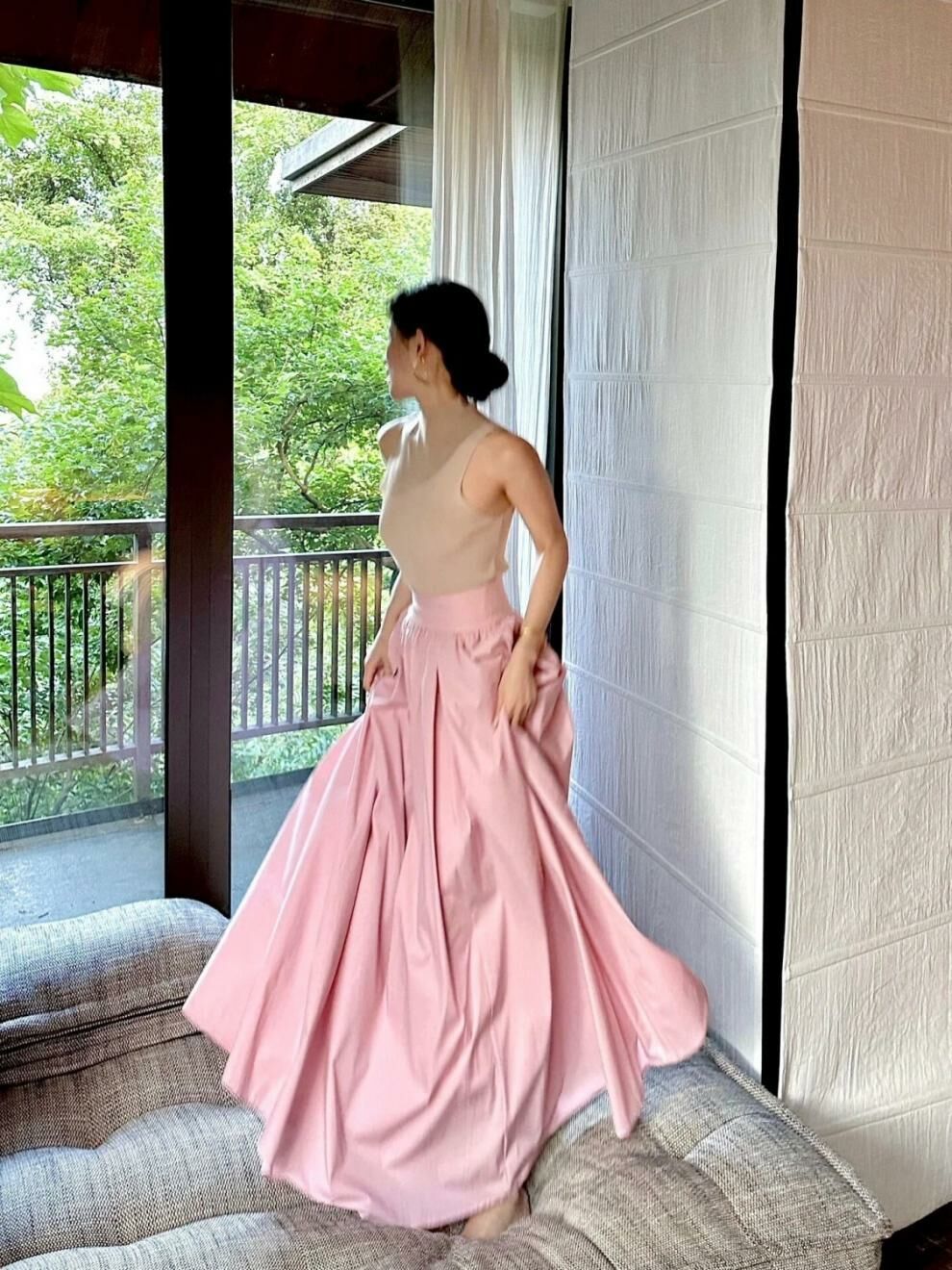 顯瘦無敵! 高腰粉色大圓裙