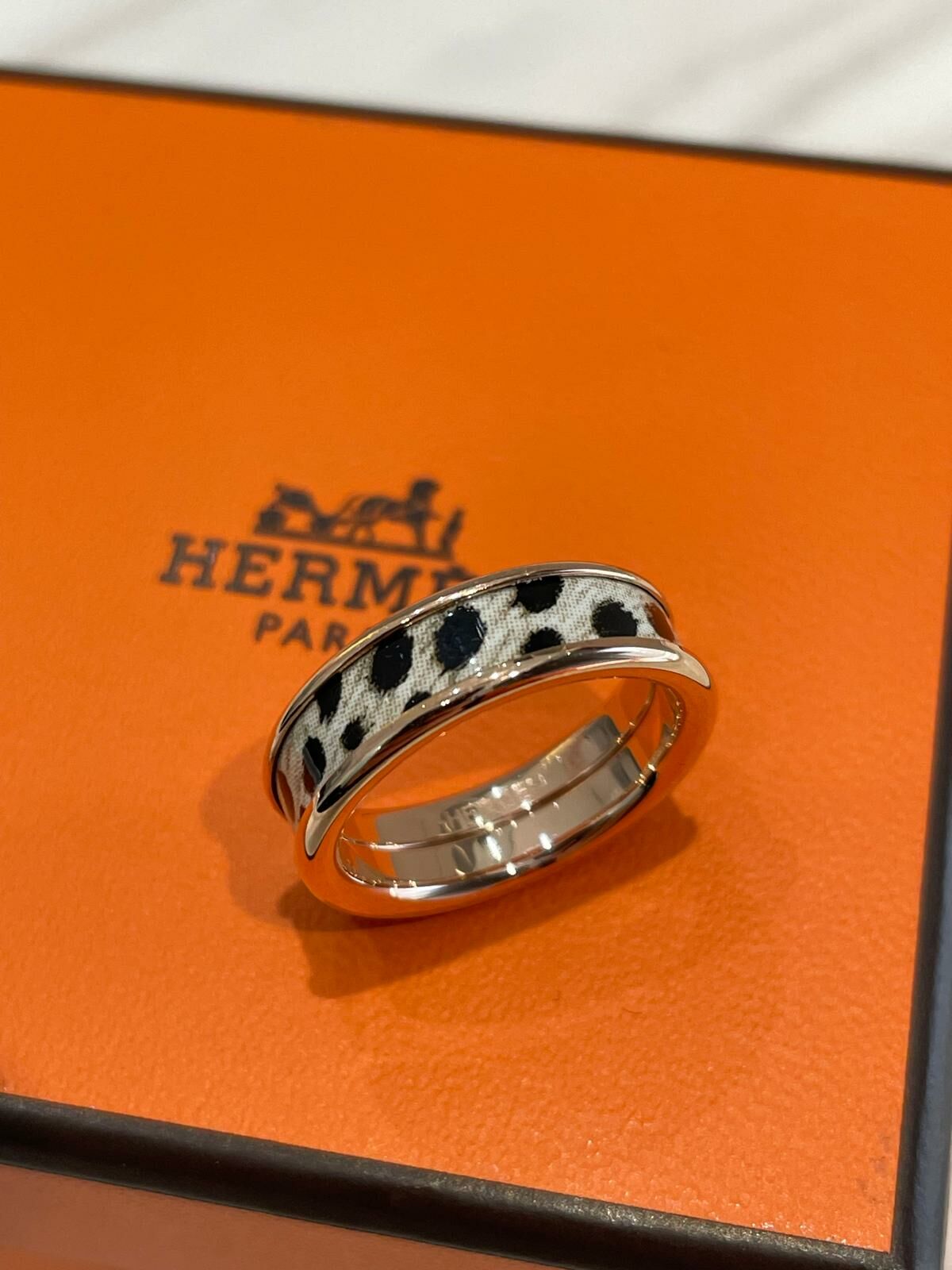 【Acinonyx Jubatus /Aube】HRMES プリントリング MM Acinonyx Jubatus ring, small model | Hermès USA