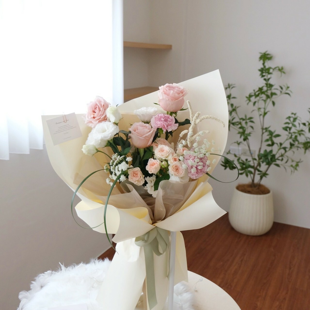 鮮花 / 優雅花束 奶油粉
