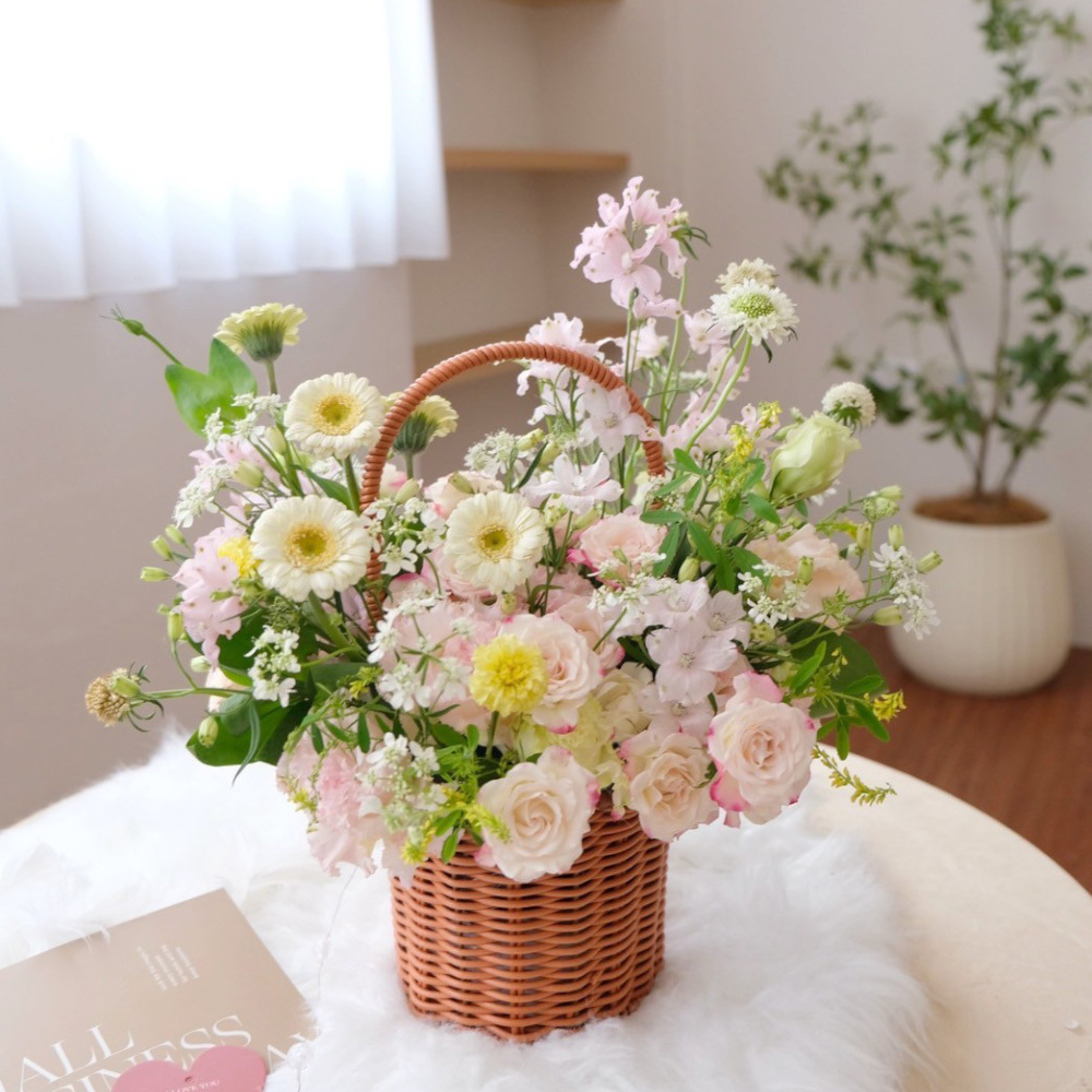 粉白色系 韓式鮮花提籃盆花 / 滿谷小花
