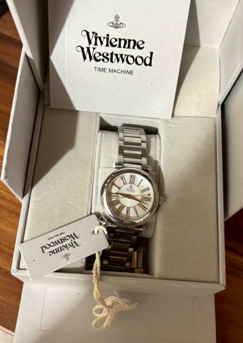 限時五折 Vivienne Westwood 高質感土星吊墜 貝母色錶盤 女錶 石英機芯 精鋼錶帶 西太后