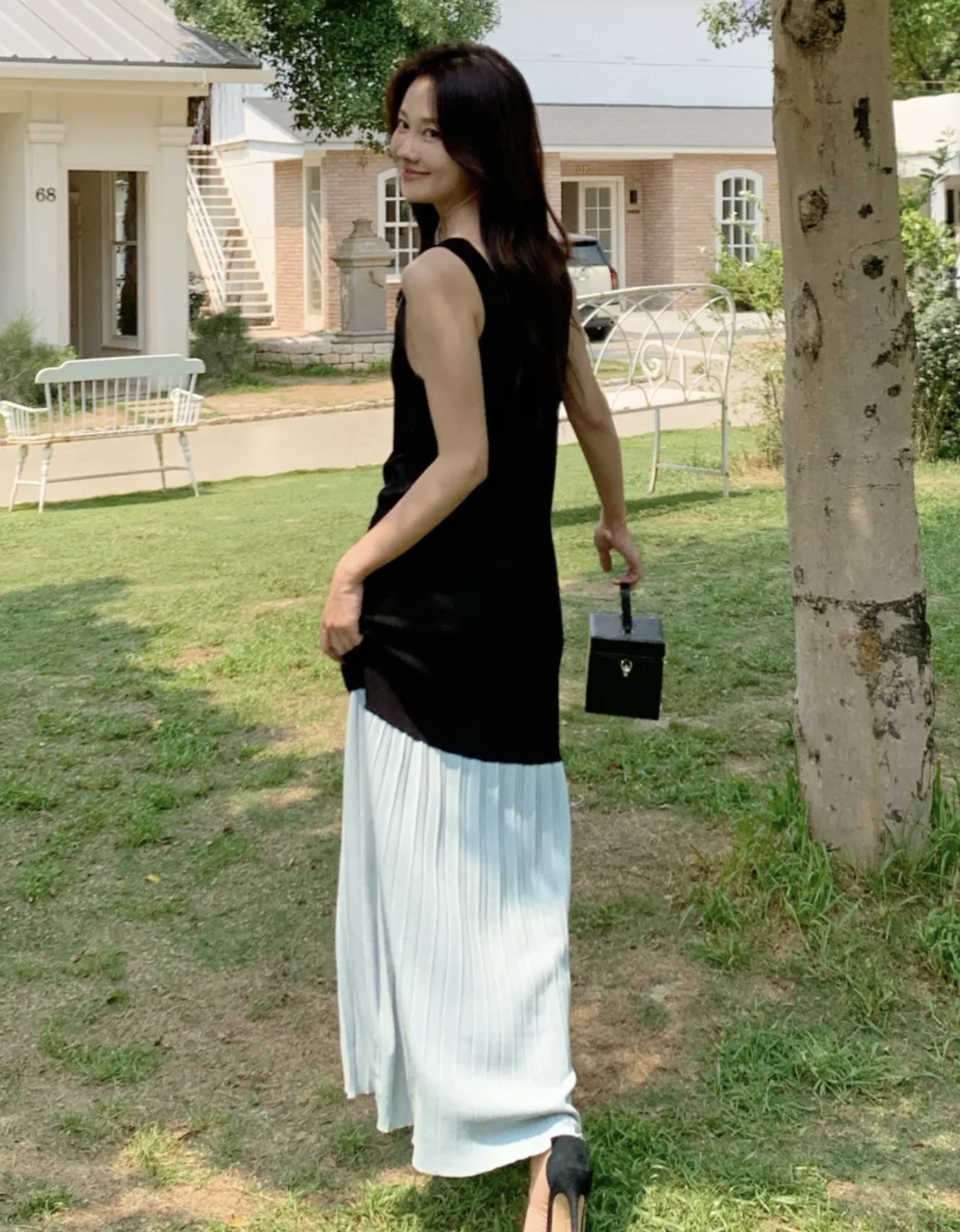 下擺拼接配色百摺裙造型背心裙長洋裝-F / 3色 Elegant & Love)