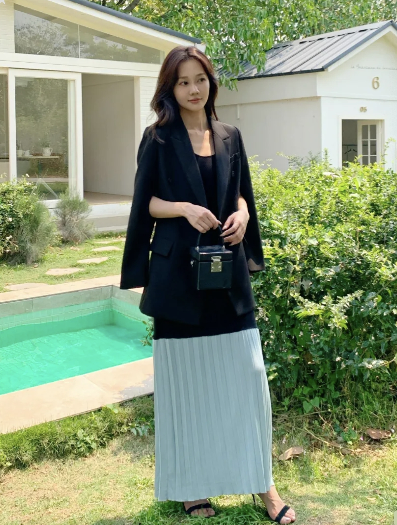 下擺拼接配色百摺裙造型背心裙長洋裝-F / 3色 Elegant & Love)