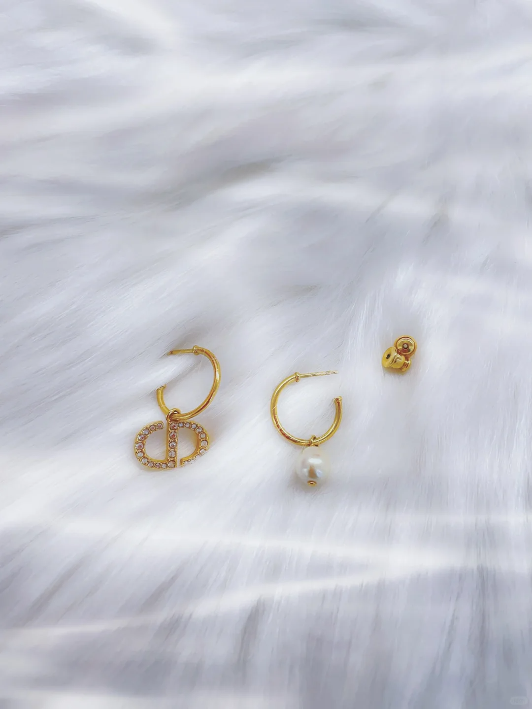 DIOR 迪奥 PETIT CD 耳環白色仿水晶同白色樹脂珠飾金色女款