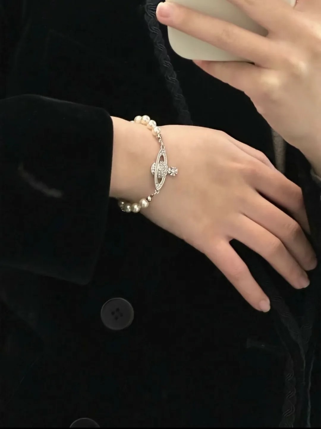 <快速出貨> Vivienne Westwood 滿鑽星球珍珠手鍊 銀